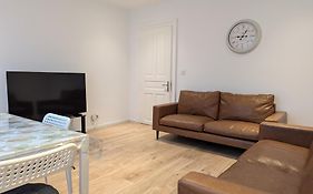 Le Vauban - Appartement 2 Chambres, Salon, Cuisine Equipee, Parking Et Wifi Gratuit